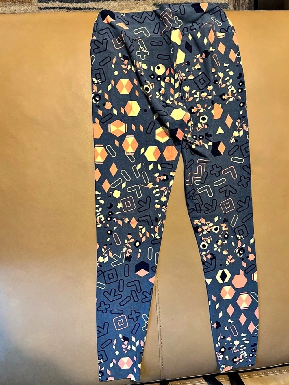 Lularoe Geometric Leggings in Black & Orange Like New